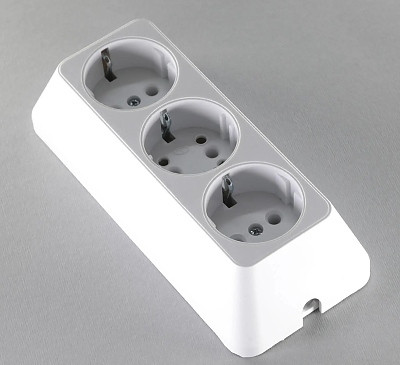 Съединител троен без кабел бял трапецовиден 6065 ТОДИ